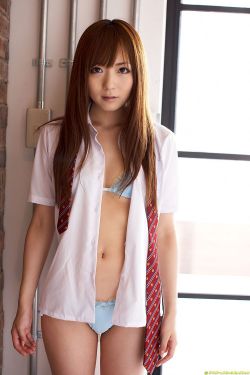 不扣钮的女孩 下载 封面