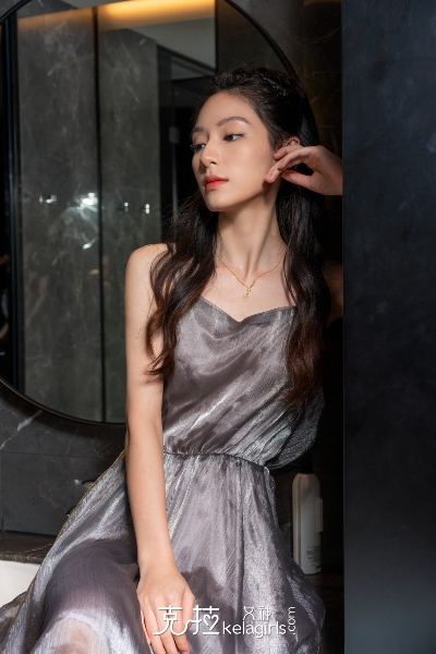 哭泣的玫瑰 封面