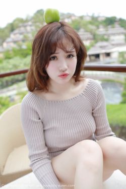 什么都没有穿的美女 封面